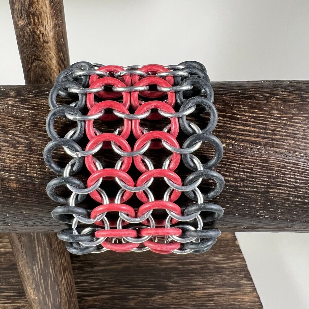 Chainmaille Cuff Bracelet Set - Black & Red Interwoven Rings Stretchy - Picture 3 of 3